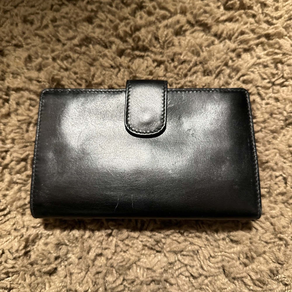 Gucci Two Tone bifold Wallet with Kiss lock change side - Picture 3 of 12